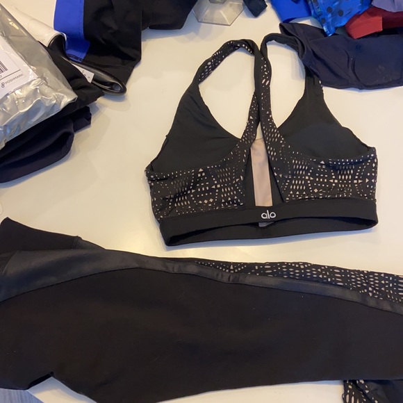 ALO yoga Set crops and bra M - Picture 4 of 4